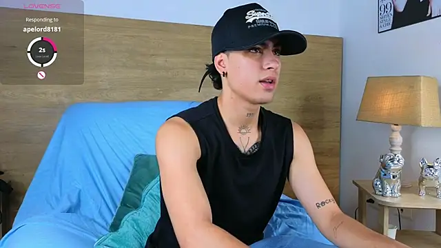 Snapshot of Stiven_Benet_ chatting on October 22, 2025, 1:10 pm Stiven Benet online show from October 22, 2025, 1:10 pm