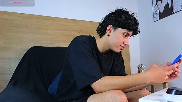 Snapshot of Stiven_Benet_ chatting on October 9, 2025, 1:11 pm Stiven Benet online show from October 9, 2025, 1:11 pm