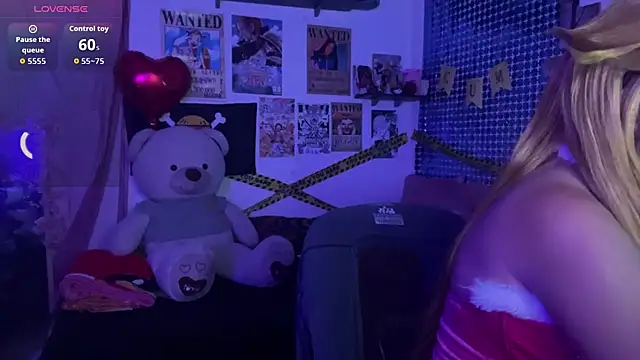 PixelKitty  online show from April 3, 2026, 11:33 pm