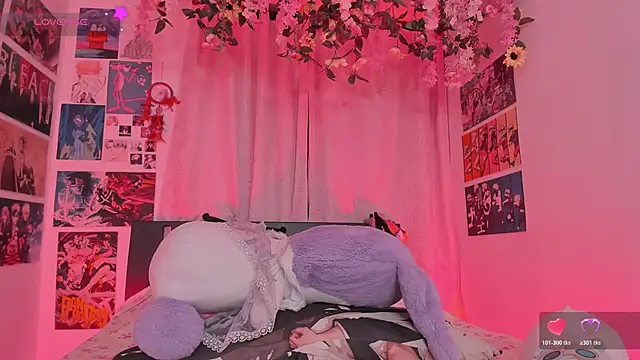 FluffyMelons online show from April 30, 2026, 11:09 pm