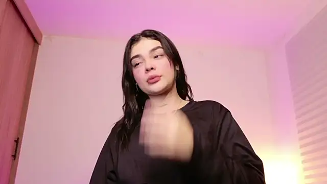 DulceDuarte online show from March 19, 2026, 3:28 am