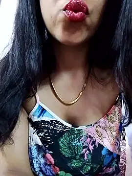 Princessa05 online show from October 28, 2025, 1:21 pm