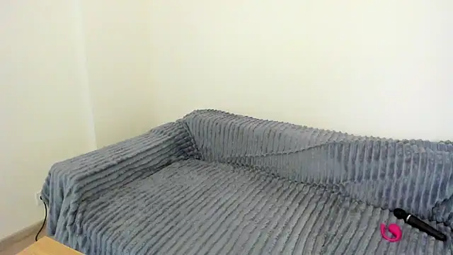 sofielovely  online show from October 27, 2025, 12:50 pm