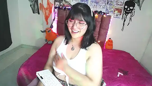 saragon1 online show from October 7, 2025, 7:04 pm