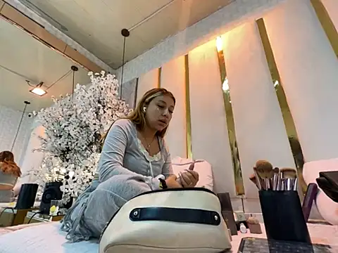 CamilleMilano online show from November 30, 2025, 4:57 am