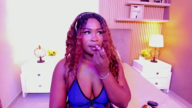 SerenaWinslow online show from July 16, 2026, 12:02 pm