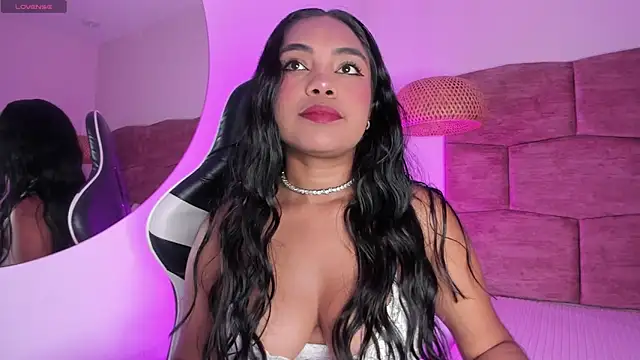 dani velvet online show from December 4, 2025, 2:43 am