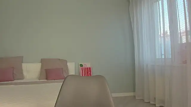 flooora 0 online show from October 18, 2025, 12:45 am