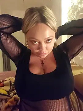 misstitmouseofficial online show from September 22, 2025, 8:37 pm