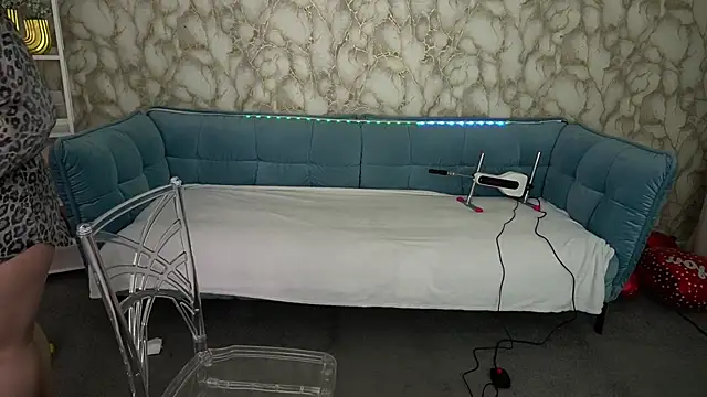 Snapshot of CrystallPaws chatting on March 25, 2026, 6:57 am CrystallPaws online show from March 25, 2026, 6:57 am