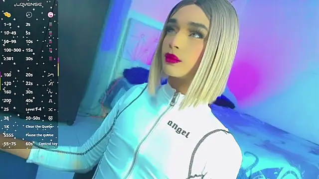 HANNAH BACKERS online show from October 17, 2025, 5:44 am