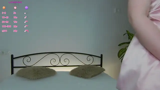 AlexsisFaee online show from June 9, 2026, 6:47 am