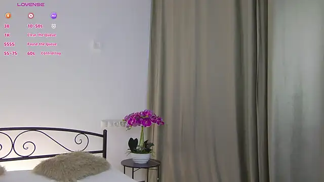 AlexsisFaee online show from June 10, 2026, 6:36 am