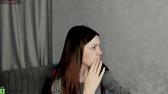 Snapshot of MalvinaDream chatting on March 6, 2026, 1:44 am MalvinaDream online show from March 6, 2026, 1:44 am