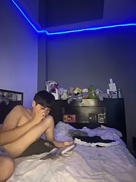 Snapshot of Kailertwink chatting on June 3, 2026, 12:44 am Kailertwink online show from June 3, 2026, 12:44 am