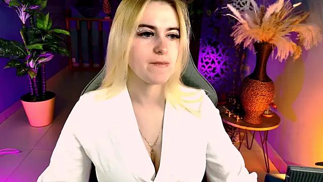 Stef Nicks online show from May 4, 2026, 9:12 am