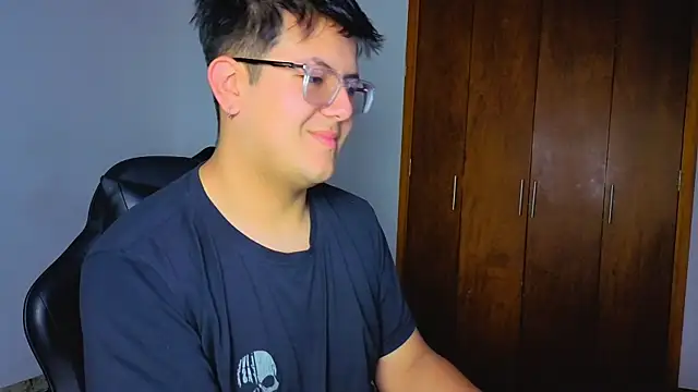 Snapshot of Ryan_Doretti chatting on September 24, 2025, 10:33 am Ryan Doretti online show from September 24, 2025, 10:33 am