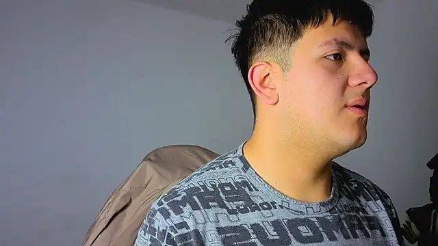 Snapshot of Ryan_Doretti chatting on October 22, 2025, 1:32 pm Ryan Doretti online show from October 22, 2025, 1:32 pm