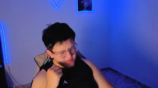 Snapshot of Ryan_Doretti chatting on November 6, 2025, 12:20 pm Ryan Doretti online show from November 6, 2025, 12:20 pm