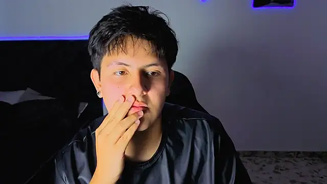 Snapshot of Ryan_Doretti chatting on November 16, 2025, 2:22 pm Ryan Doretti online show from November 16, 2025, 2:22 pm