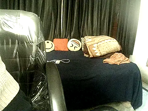 Anaconda-Mall online show from December 17, 2025, 4:01 pm