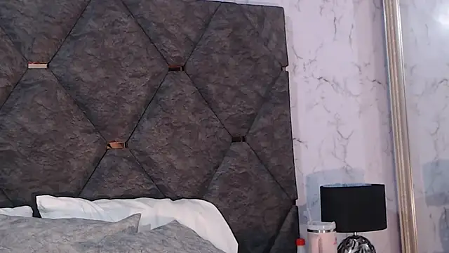 AmyMartinelli online show from October 14, 2025, 9:58 pm