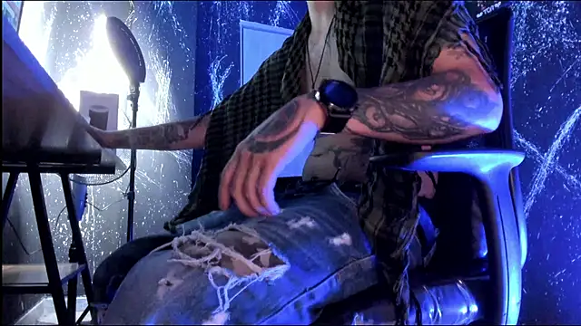 ReyBigx online show from September 16, 2025, 4:46 am