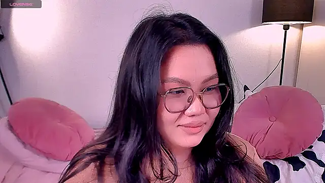 Snapshot of KellyOldridge chatting on July 4, 2026, 8:02 pm KellyOldridge online show from July 4, 2026, 8:02 pm