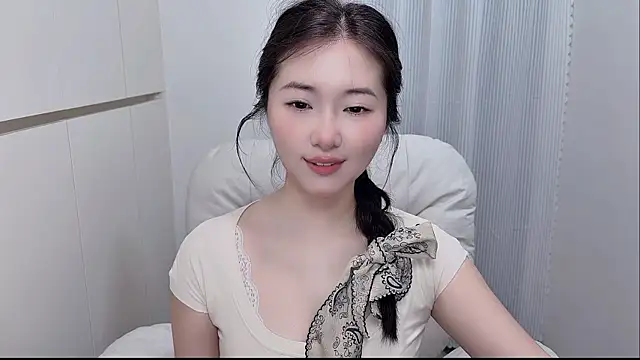 Rosalind xixi online show from June 19, 2026, 3:34 am