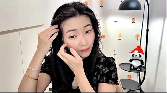 Rosalind xixi online show from December 1, 2025, 8:15 am