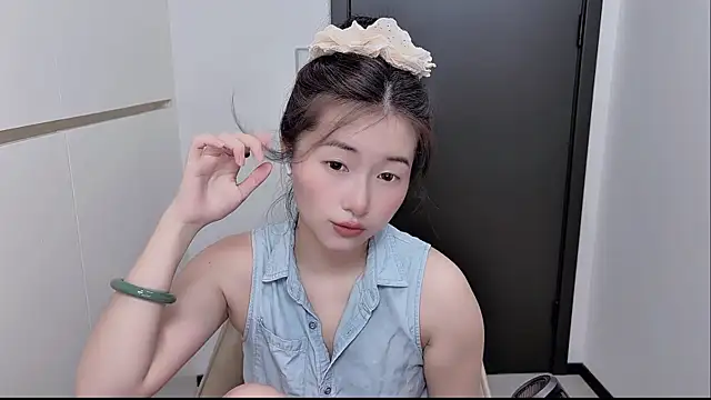 Rosalind xixi online show from June 16, 2026, 2:33 am