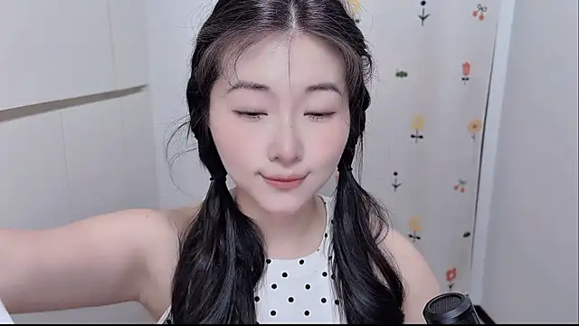 Rosalind xixi online show from June 7, 2026, 3:23 am