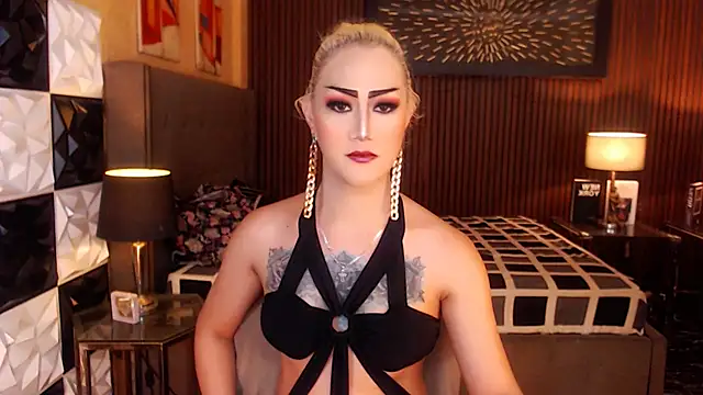 Snapshot of HorseCockDivine chatting on February 19, 2026, 6:27 pm HorseCockDivine online show from February 19, 2026, 6:27 pm