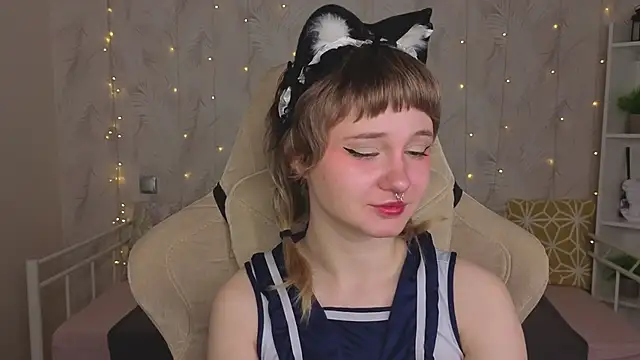 Tori Cutie online show from April 24, 2026, 12:12 am