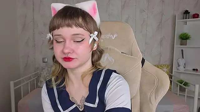 Tori Cutie online show from May 7, 2026, 12:04 am