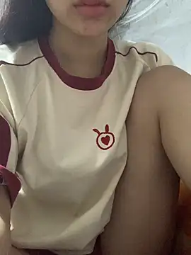 Nguyenha11 online show from October 22, 2025, 2:22 am