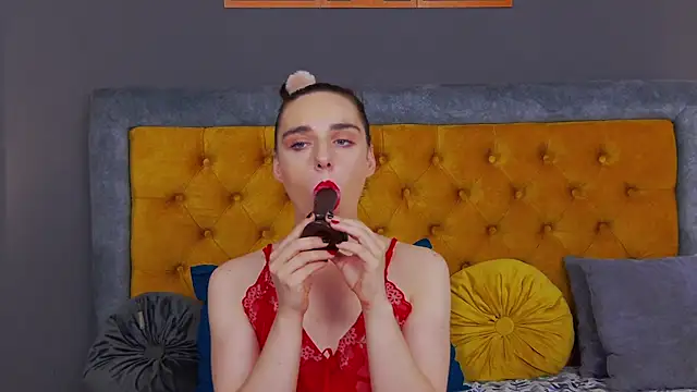 Jessica White  online show from July 3, 2026, 4:41 am
