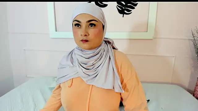 azaharaaa  online show from September 23, 2025, 11:39 am