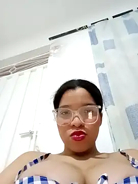 VictoriDior online show from September 18, 2025, 2:47 am