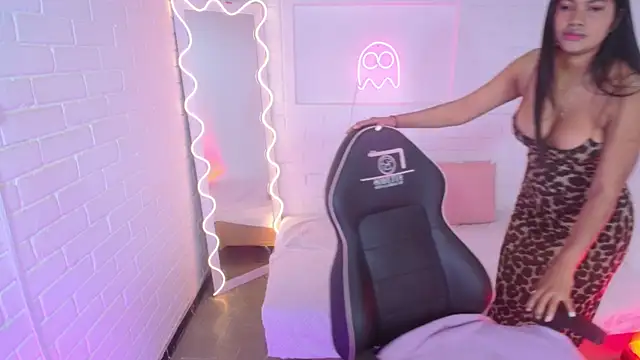 Lexy tay online show from September 13, 2025, 11:43 am