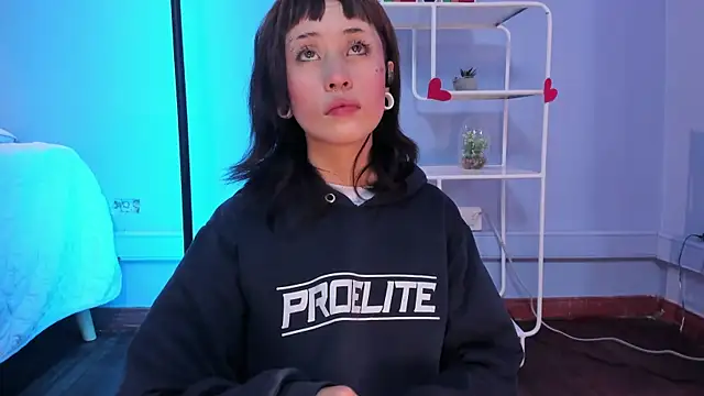 Snapshot of Hannahpage chatting on February 24, 2026, 12:28 pm Hannahpage online show from February 24, 2026, 12:28 pm