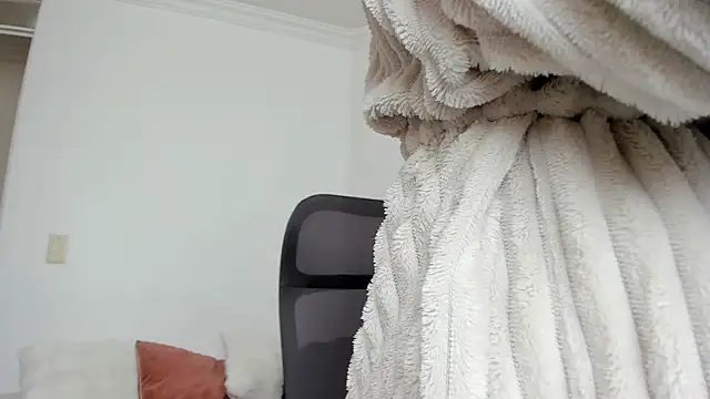 Snapshot of canelleGarces chatting on July 13, 2026, 4:17 pm canelleGarces online show from July 13, 2026, 4:17 pm