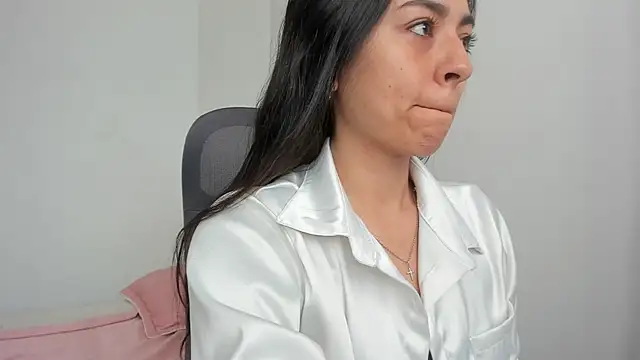 Snapshot of canelleGarces chatting on July 16, 2026, 5:10 pm canelleGarces online show from July 16, 2026, 5:10 pm