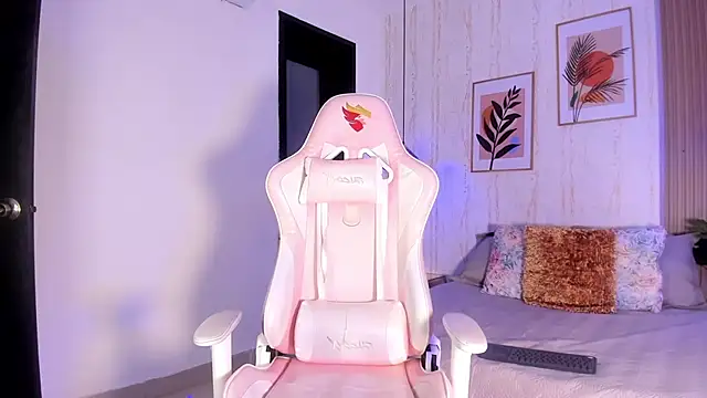 Ayleen Dunkan online show from November 13, 2025, 12:42 pm