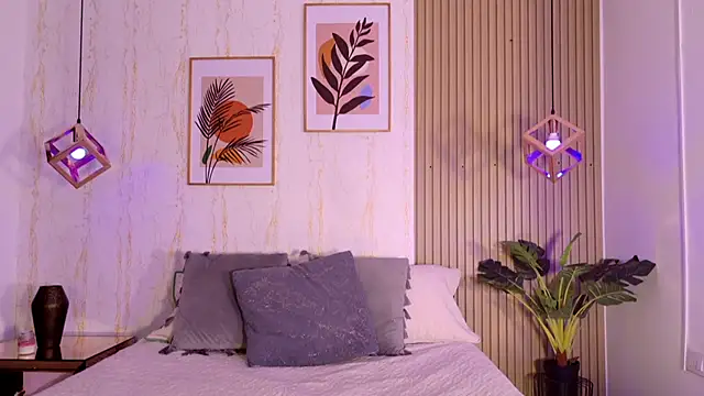 Ayleen Dunkan online show from September 19, 2025, 12:20 pm