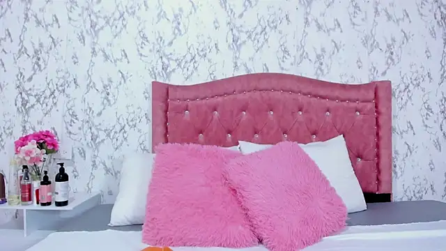 SofiiFoox online show from September 22, 2025, 11:16 am