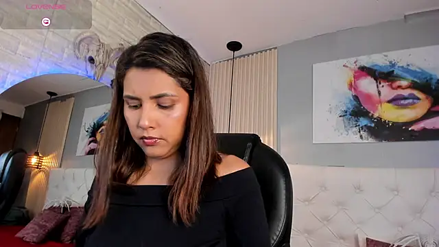 scarletbaker  online show from October 18, 2025, 5:26 pm