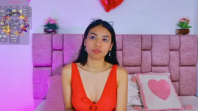 ScarlettLuxe online show from October 18, 2025, 1:02 pm