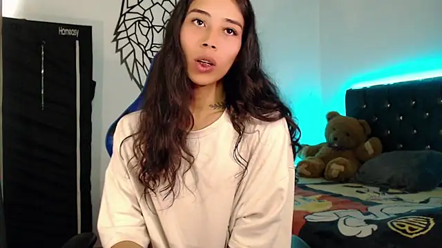 Sweet-Cris online show from November 6, 2025, 5:28 pm