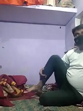 hunk28 6 online show from November 28, 2025, 5:02 pm